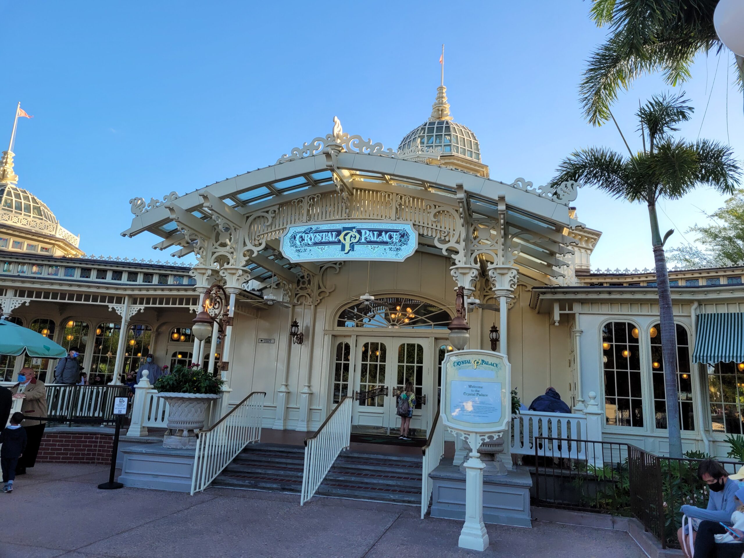 A Guide To Table Service Restaurants in Disney World
